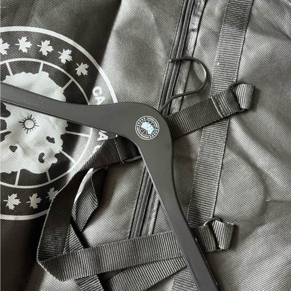 Canada Goose Garment bag and Hanger set - Picture 3 of 3